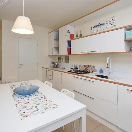 Gorgeous In With Kitchen Holiday home