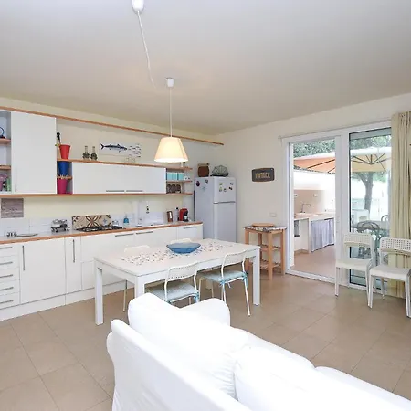 Gorgeous In With Kitchen Holiday home